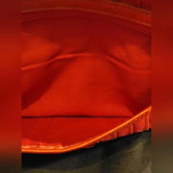 Fossil Crimson Red Leather Ellis Clutch. Double Snap closure front - Picture 13 of 14